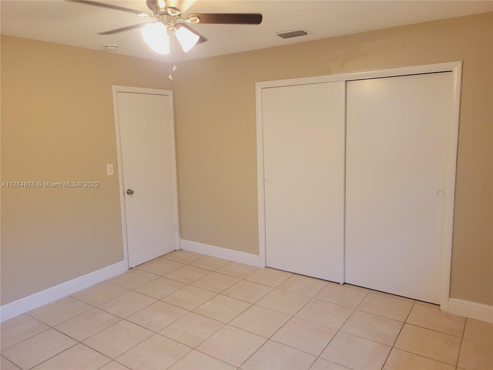 Building Photo - 2504 NW 9th Ln