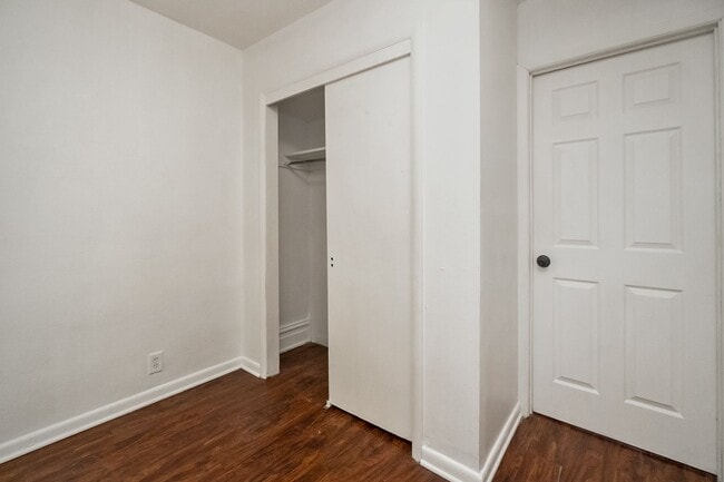 Building Photo - Affordable 3BR Home with Private Yard – Walk to Downtown!