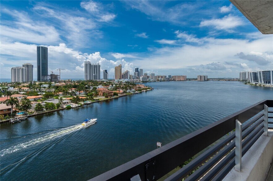 Building Photo - 19101 NE 36th Ct