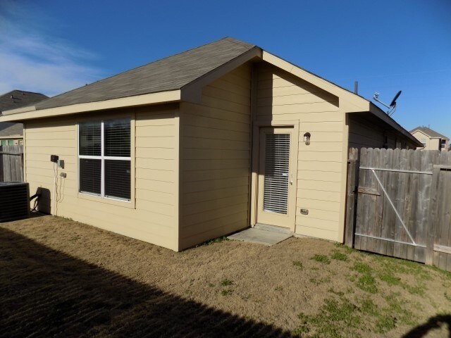 Building Photo - 2519 Bammelwood Dr