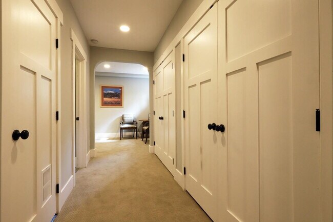 Building Photo - Don't miss this amazing opportunity to rent a higher end home nestled in the trees in the coveted...