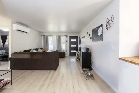 Building Photo - 55 SW Eastern Ave