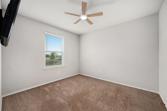 Building Photo - 129 Purple Heart Dr