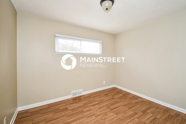 Building Photo - 3 Bedroom Pet-Friendly Home in Louisville,...