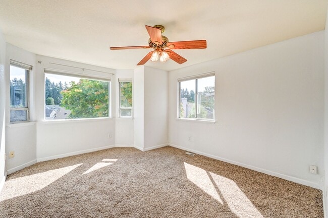 Building Photo - Welcome home to this charming two story in...