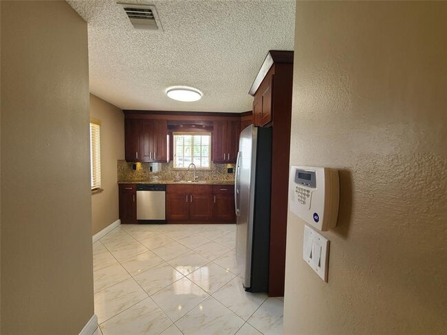 Building Photo - 1427 SW 48th Terrace