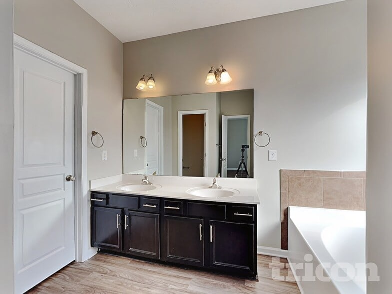 Building Photo - 57 Battery Way