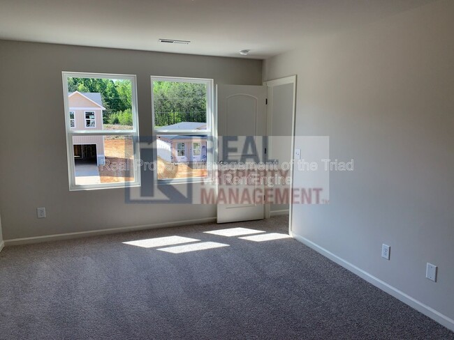Building Photo - 4100 Devonwood Ct