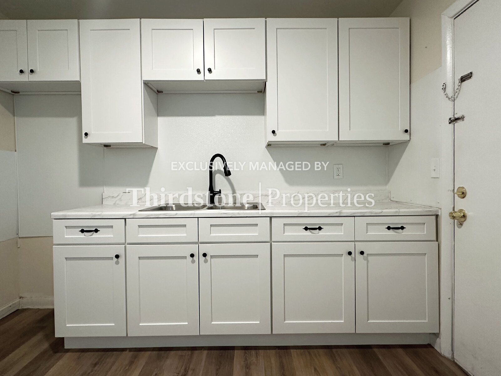 Building Photo - 5502 Plymouth St