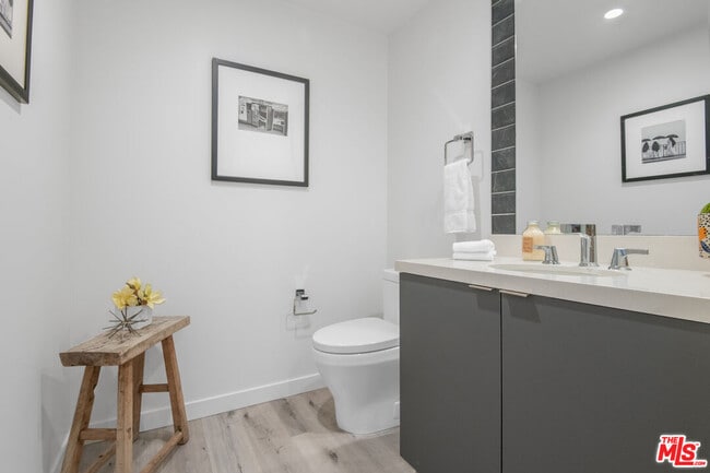 Building Photo - 1226 S Bedford St