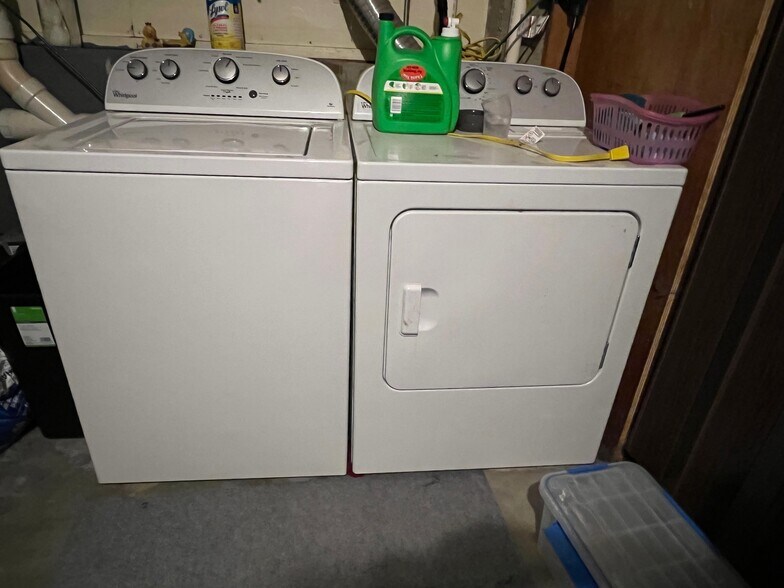 Building Photo - 37B Timrod Dr