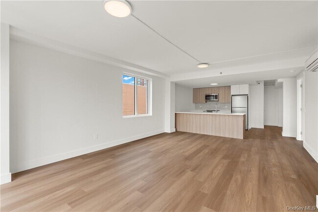 Building Photo - Ten Lyon Pl