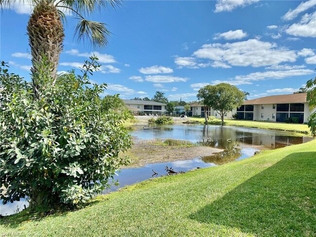 Building Photo - 145 Cypress Way E