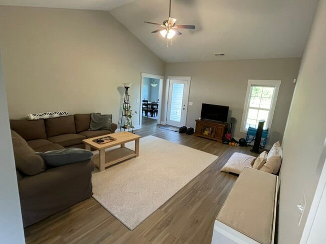 Building Photo - 227 Clay Hill Rd