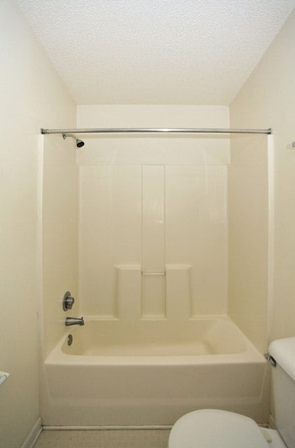 Building Photo - Close to area splash pad and parks