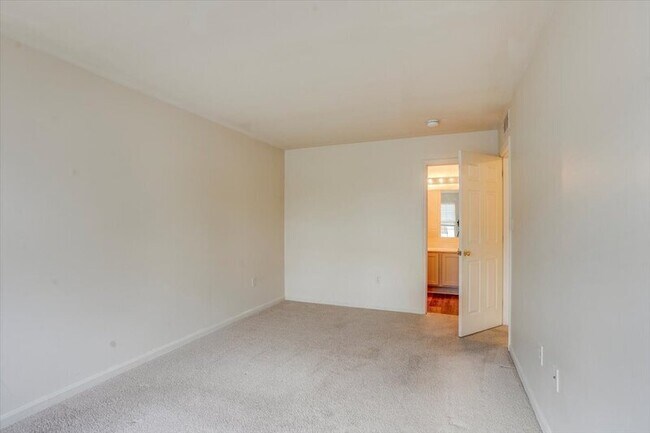 Building Photo - 1853 Bradfield Dr