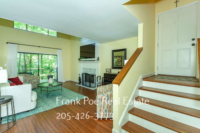 Building Photo - Charming 3-Bedroom Condominium in Birmingham!