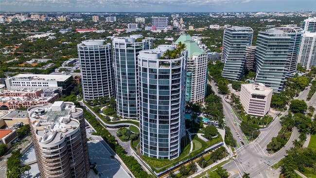 Building Photo - 2831 S Bayshore Dr
