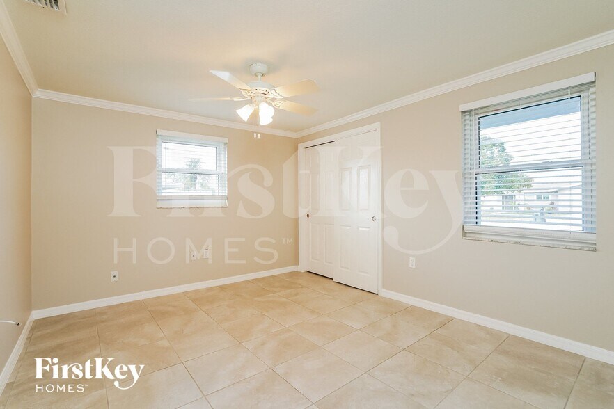 Building Photo - 6719 Overlook Dr