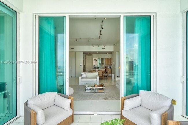 Building Photo - 900 Brickell Key Blvd