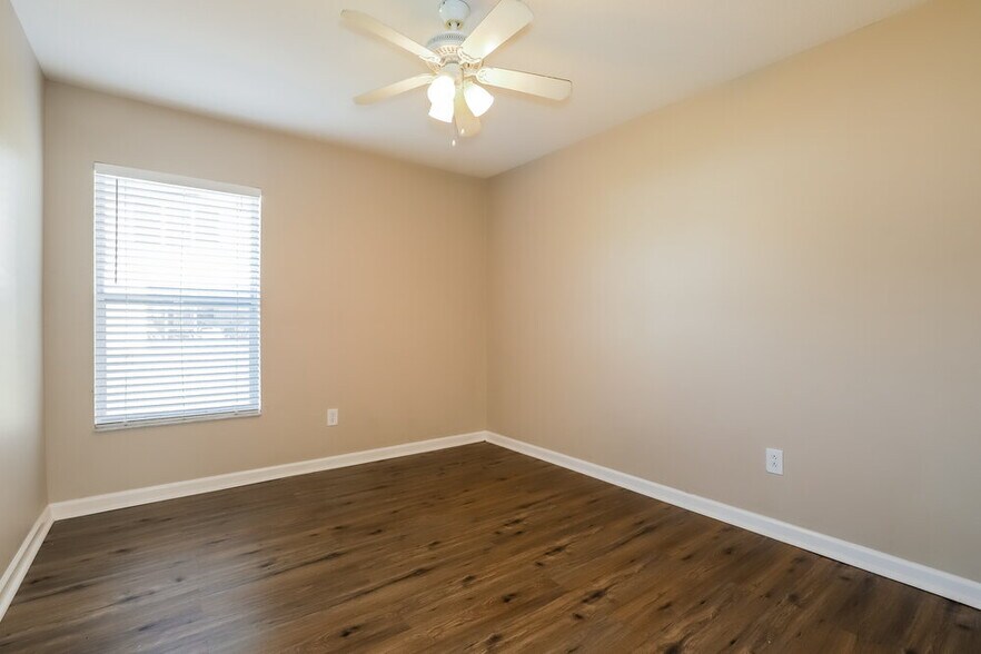 Building Photo - 11424 Misty Isle Ln