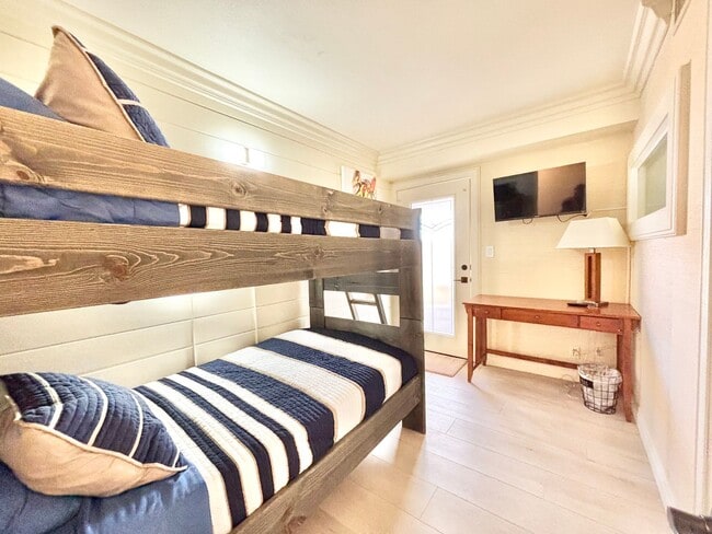 Building Photo - 2524O- Amazing Waterfront | FURNISHED