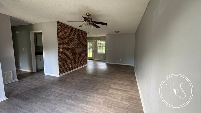 Building Photo - 258 Garden Cir