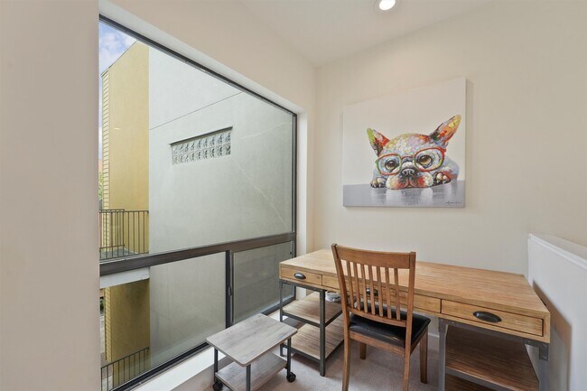 Building Photo - 1610 Hadley St