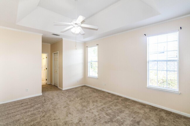 Building Photo - 5803 Carriage Hills Dr