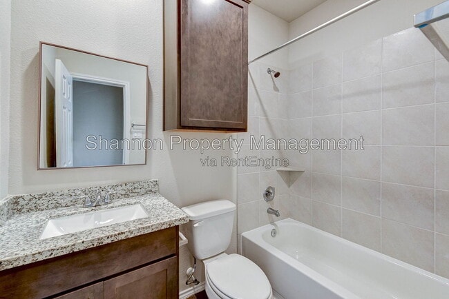 Building Photo - 407 E Avenue G