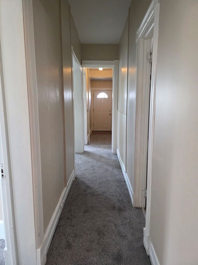 Building Photo - 711 W Water St