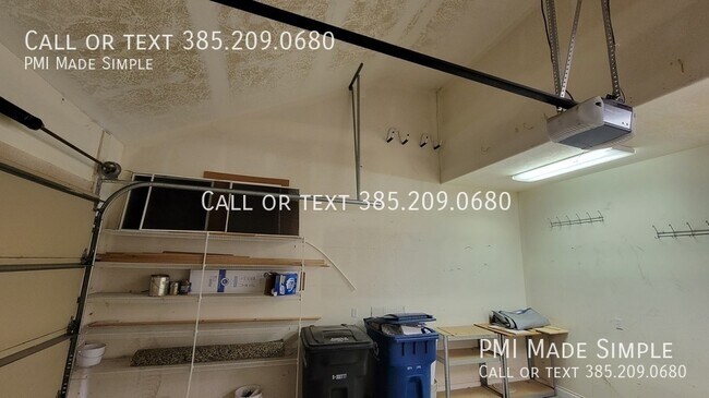 Building Photo - 3042 E Somerset Dr