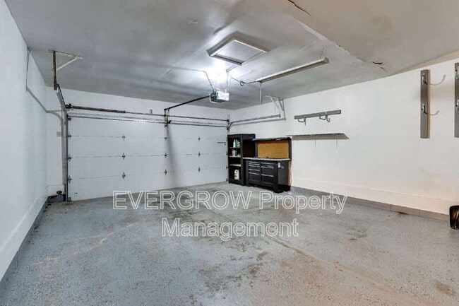 Building Photo - 9518 Bent Brook Dr