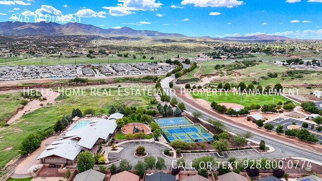 Building Photo - 946 N Diaz St