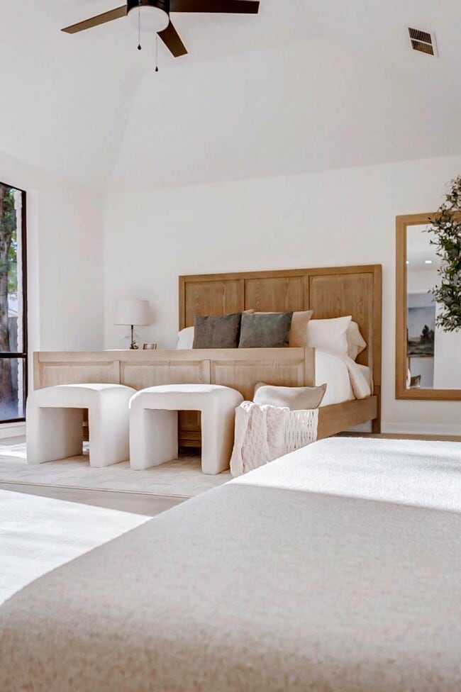 Building Photo - 10303 Chevy Chase Dr