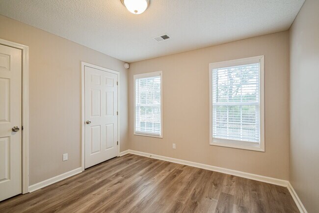 Building Photo - 4351 Zachary St