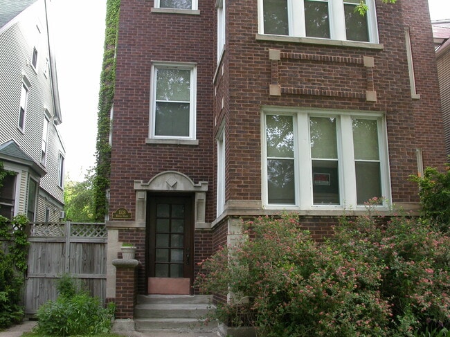Building Photo - 1338 W Winona St