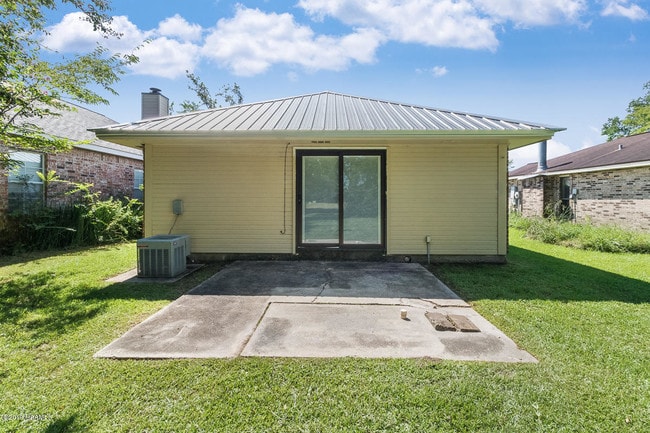 Building Photo - 142 Sandest Dr