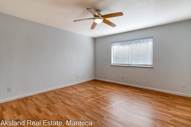 Building Photo - 15046 Cambridge Dr