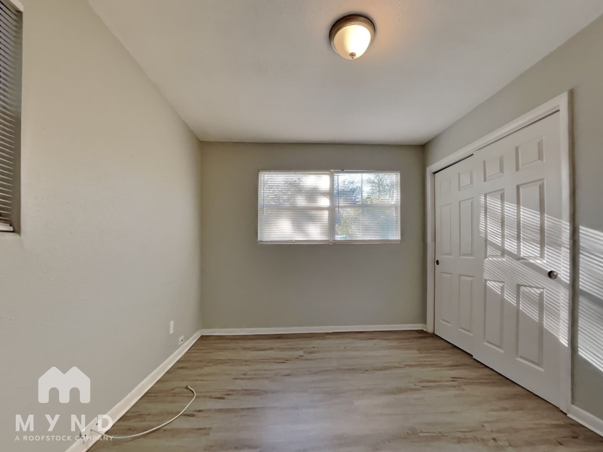 Building Photo - 1033 Busac Ave