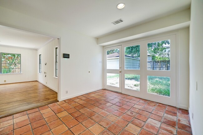 Building Photo - 5642 Wickersham Ln