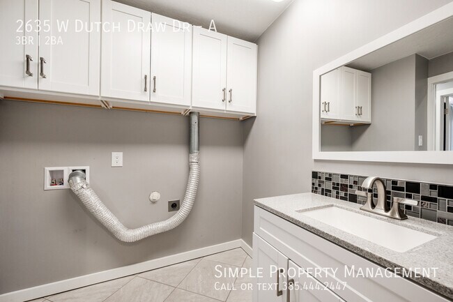 Building Photo - 2635 W Dutch Draw