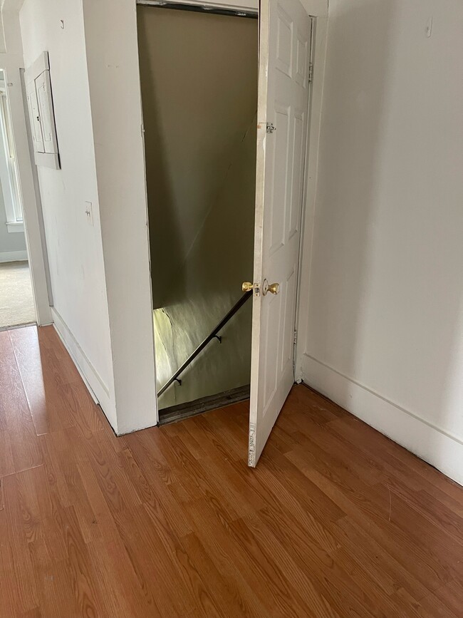 Building Photo - 29 Clinton Ave