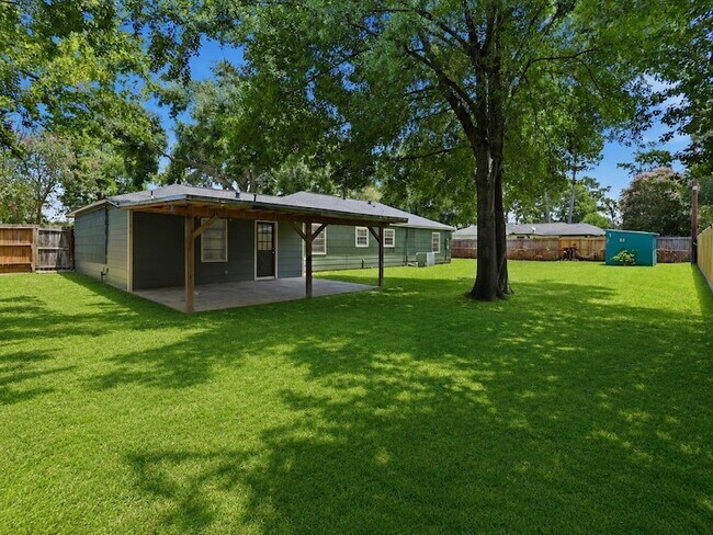 Building Photo - 10033 Whiteside Ln