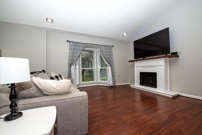 Building Photo - 3bd/2.5ba 2-story home in quiet neighborhood.