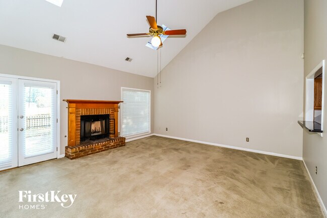 Building Photo - 8861 Fairway Gardens Dr