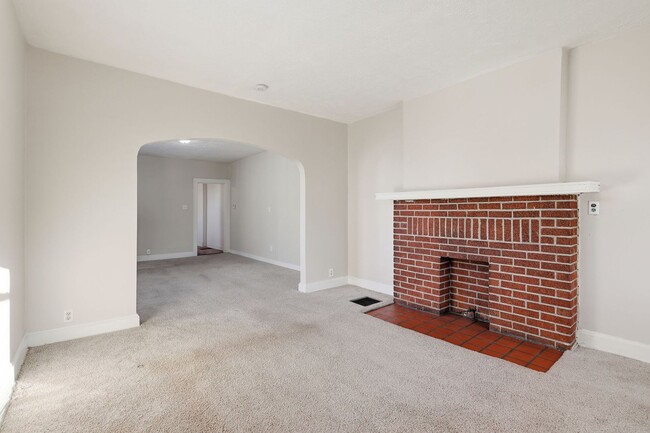 Building Photo - 498-500 N Champion Ave