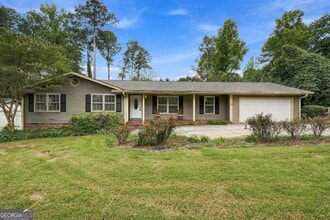 Building Photo - 4548 Shallowford Rd