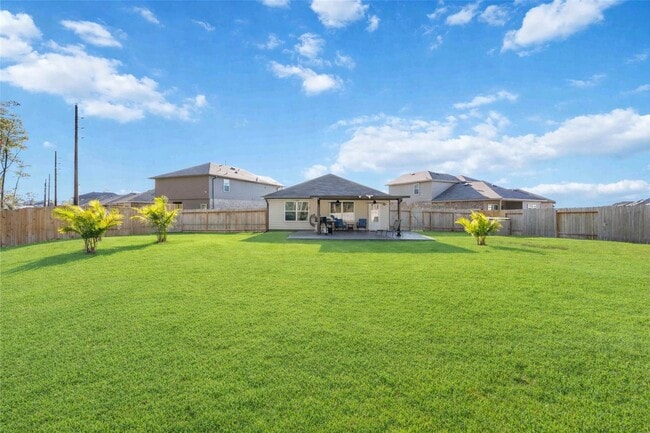 Building Photo - 24034 Sunview Vly Dr