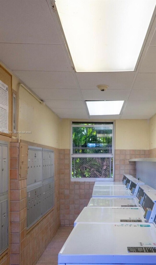 Building Photo - 5990 NE 18th Ave